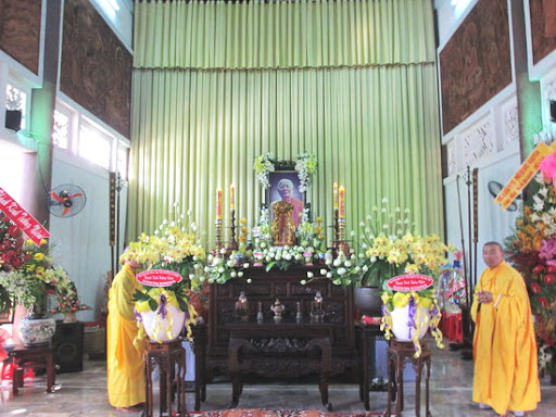 TieuTuongHTMinhChau_06.jpg