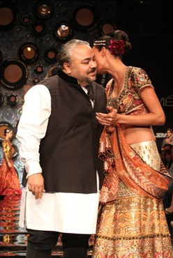 JJ Valaya's collection at Day 1 - LFW Winter Festive 2011 (7)