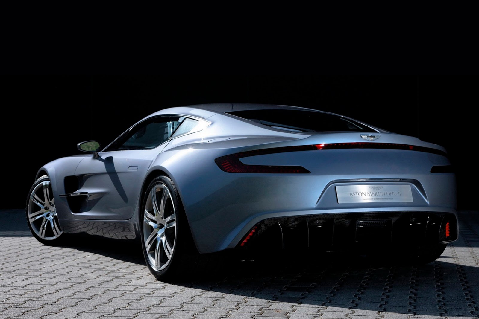 [Aston-Martin-5%255B2%255D.jpg]