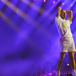 Si ça c'est pas une bonne raison de se lever !! eurovision-14-06-danseur-francais-2.jpg