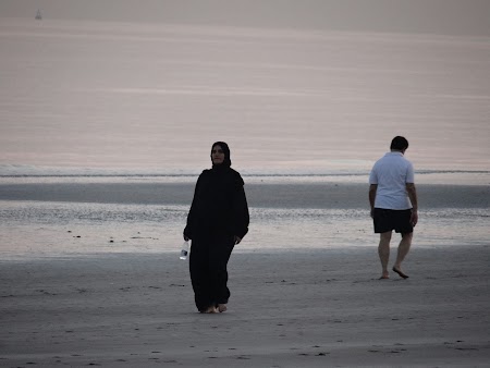 Imagini Oman: Plimbare de dimineata pe plaja