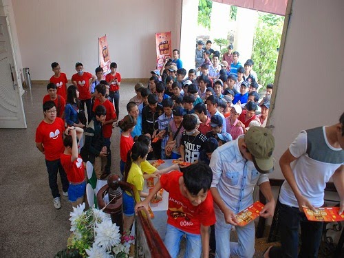 Hau het fan Cu Hanh deu rat nhi nhanh va nang dong.JPG