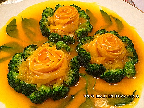 Old Hong Kong Legend Vegetarian Jade Abalone slices skilfully arranged white rose in blossom Grilled White Fungus broccoli Pumpkin Hong Kong Executive Chef signature nostalgic dishes  legendary culinary expertise