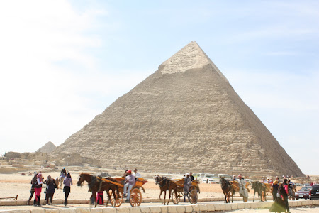 Obiective turistice Cairo: Piramida lui Chefren in sec 21