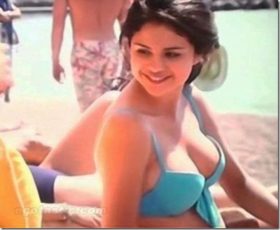 Selena Gomez Monte Carlo Bikini Madness 30 Photos.
