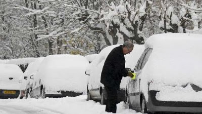 Het weer is van slag op Madeira. Sneeuw in de bergen komt soms voor, maar dit is wel veel.