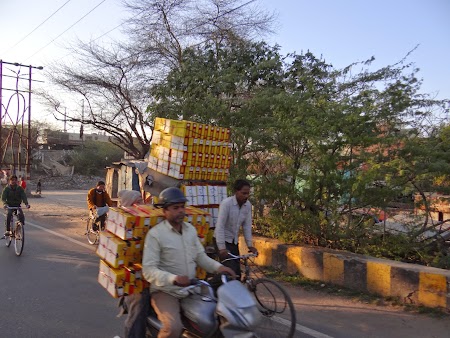 39. Transport marfuri India.JPG