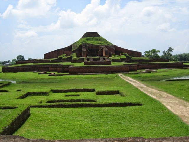 [ruins_of_the_buddhist_vihara_at_paharpur__bangladesh__6_%255B3%255D.jpg]