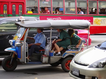 16. Tuk Tuk in Bangkok, Thailanda.JPG