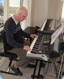 Our generous host, Peter Brophy, playing his brand new toy - a Korg Pa3X