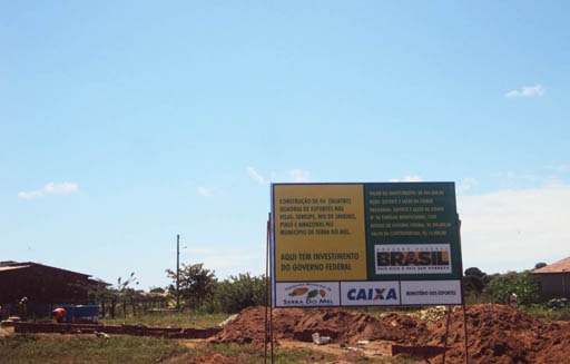 [QUADRA%2520DE%2520ESPORTES%2520EM%2520CONSTRU%25C3%2587%25C3%2583O%2520EM%2520VILA%255B3%255D.jpg]