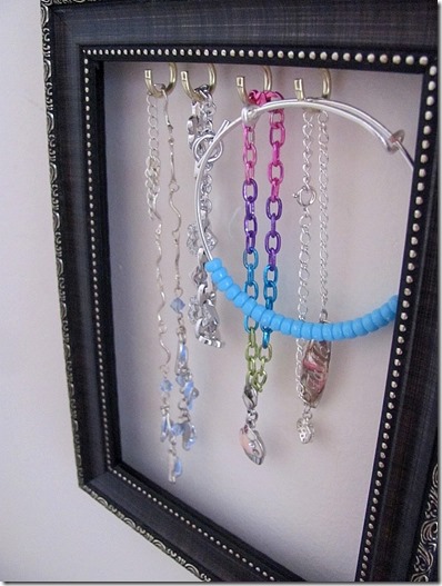 how to hang bracelets