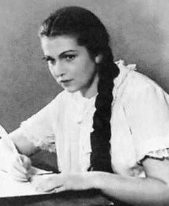 the young Galina Vishnevskaya as Tatyana in Tchaikovsky's YEVGENY ONEGIN at the Bolshoi