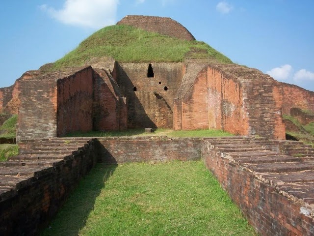 [ruins_of_the_buddhist_vihara_at_paharpur__bangladesh__4_%255B3%255D.jpg]