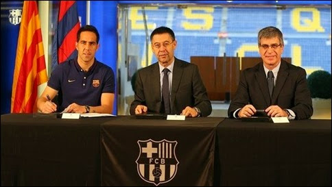 Claudio Bravo firmó contrato con el Barcelona