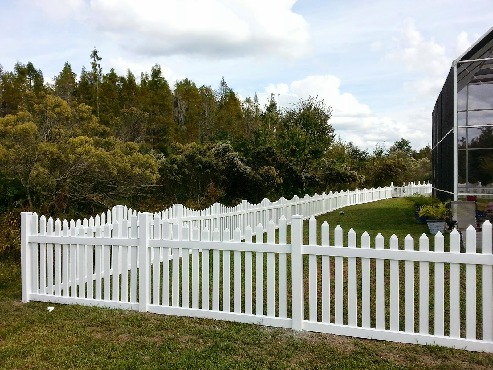 New Tampa Fence Inc Vinyl picket fence Wesley Chapel