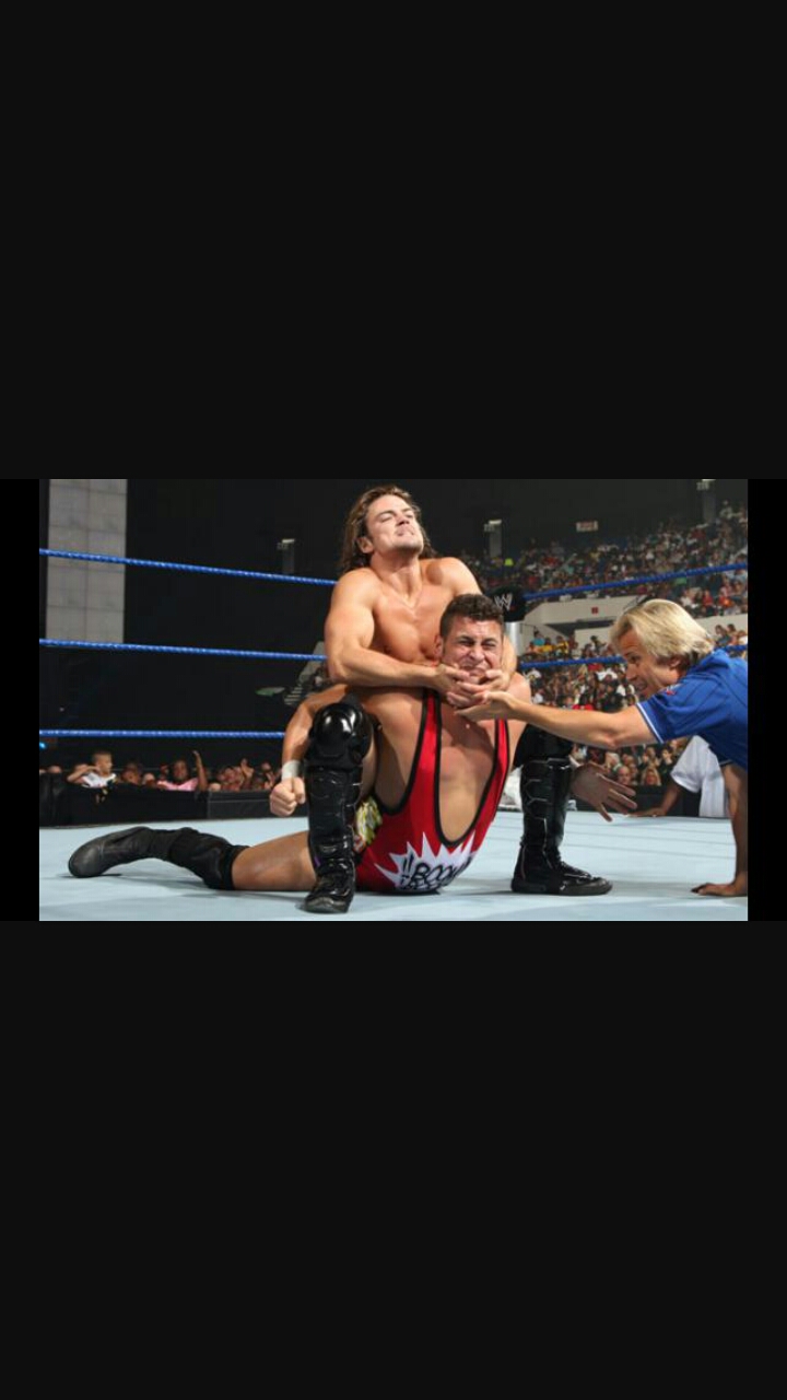 WWE and UFC best finisher: The stranger man finisher