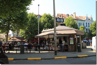 ベルギーで1-2を争う美味しいフリッツ屋、メゾン・アントワーヌ（Maison Antoine）