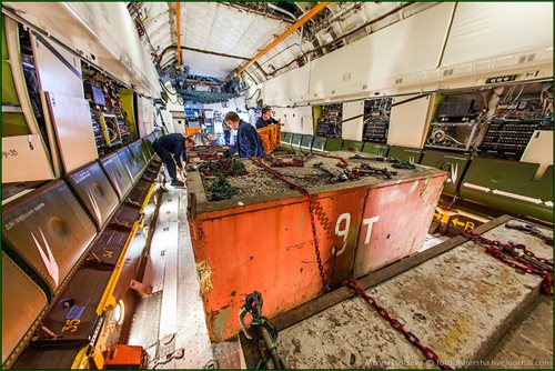Фотографии тяжелого военно-транспортного самолета Ил-76МД-90А.
