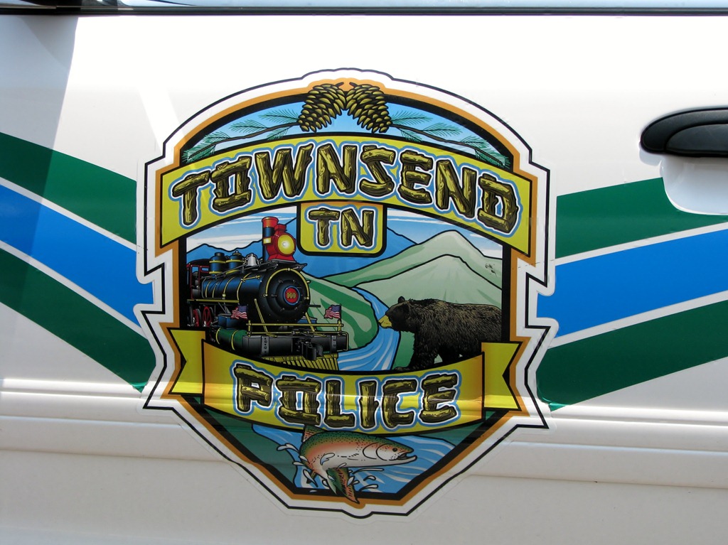 [0204%2520Tennessee%252C%2520Townsend%2520-%2520US-321%2520North%2520-%2520decal%2520on%2520Townsend%2520Police%2520car%255B3%255D.jpg]