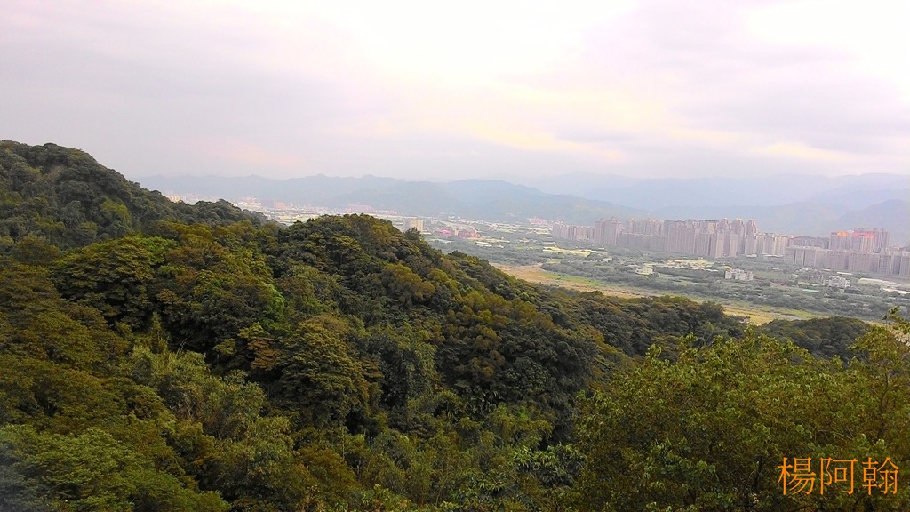 [1106-087---5.jpg]