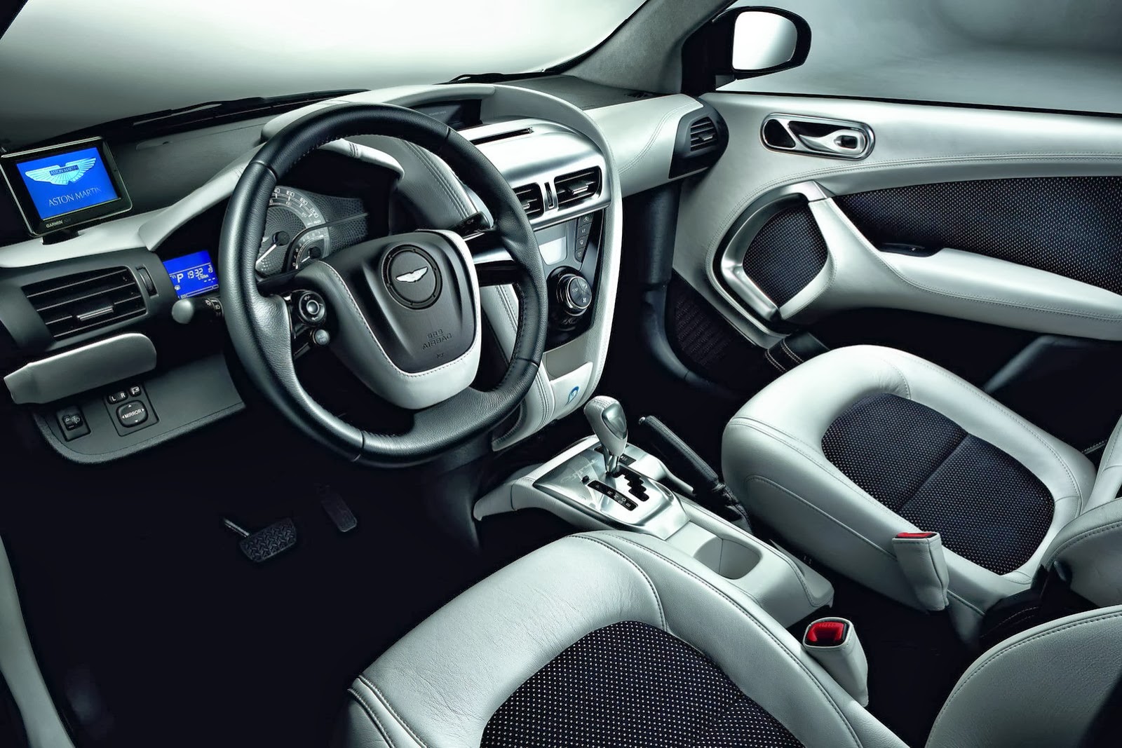 [Aston-Martin-Cygnet-14%255B2%255D.jpg]