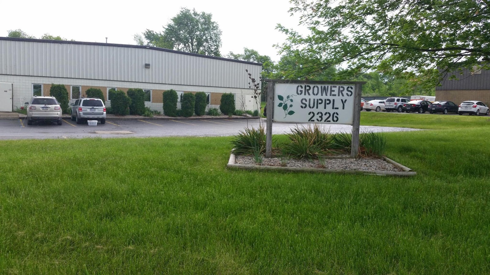 Fuzzy Foliage Indoor Garden Supply in Dexter, Michigan