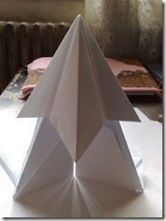 Origami - Piramide din harie
