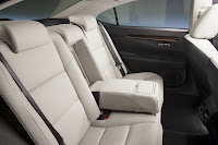 2013-Lexus-ES350-10.jpg