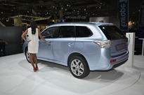 Mitsubishi-Outlander-PHEV-4[1]