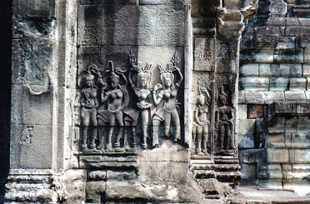 Imagini Angkor Wat: apsara, dansatoarele celeste