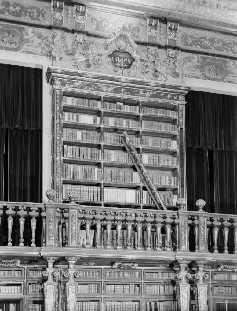 [Biblioteca-da-Univ.-de-Coimbra.58.jpg]