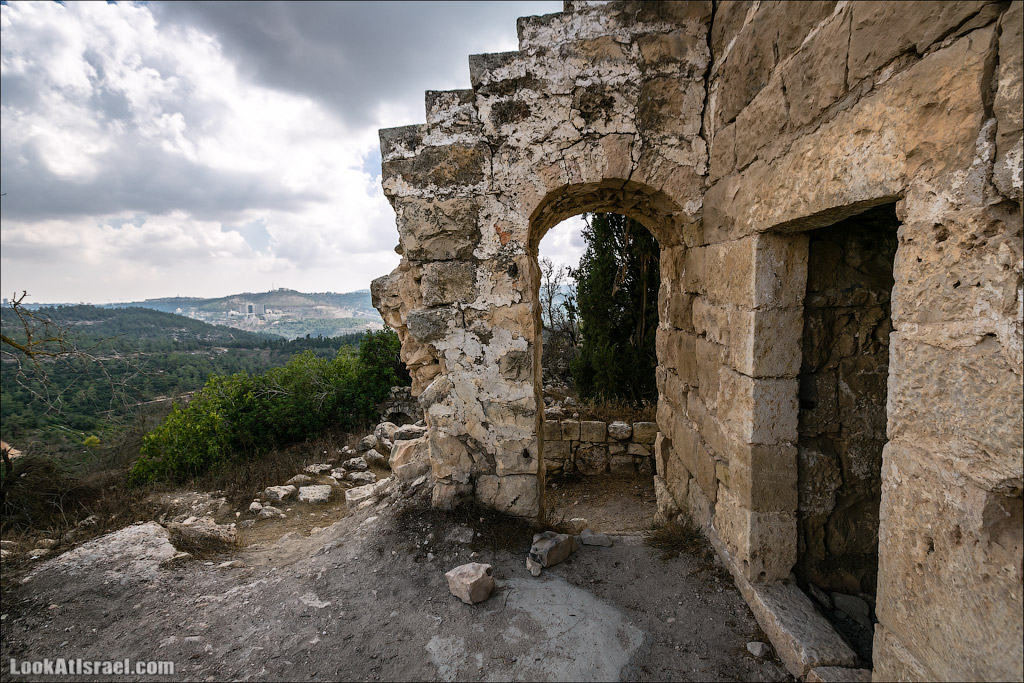 LookAtIsrael.com - Фото путешествия по Израилю | Крепость Бельмонт в кибуце Цуба | Belmont fortress