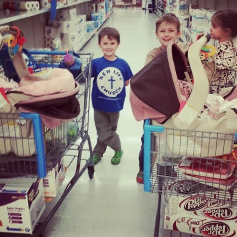 [twins%2520shopping%255B4%255D.jpg]