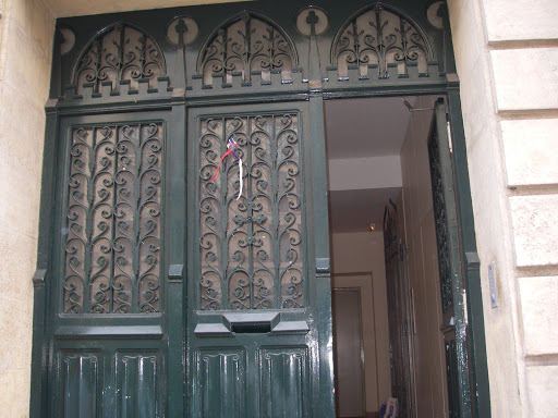 open front door images Apartment Building Front Door Open | 512 x 384