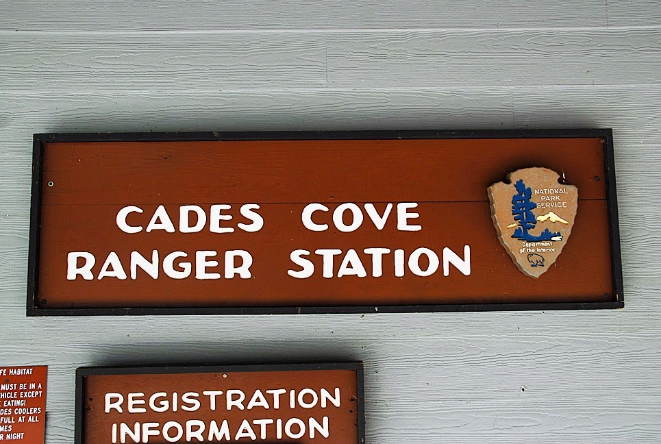 [Cades-Cove-Sign3.jpg]