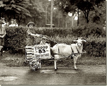 5qtVgoat-cart-1920s-photograph