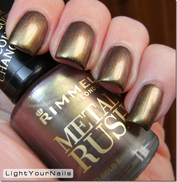 Rimmel Gold Save the Queen