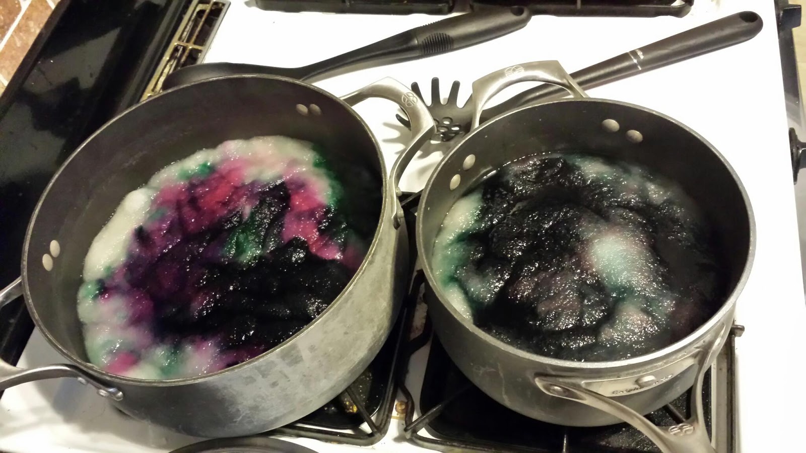 ChemKnits: Breaking Black Food Coloring: Wilton vs McCormick