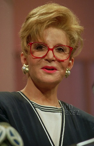 [sally-jessy-raphael-got-her-red-glasses-after-seeing-a-pap-smear-ad%255B4%255D.jpg]