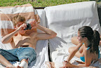 Selena+Gomez+Justin+Bieber+Selena+Gomez+Sunbathe+VbKKKJuuzr6l.jpg