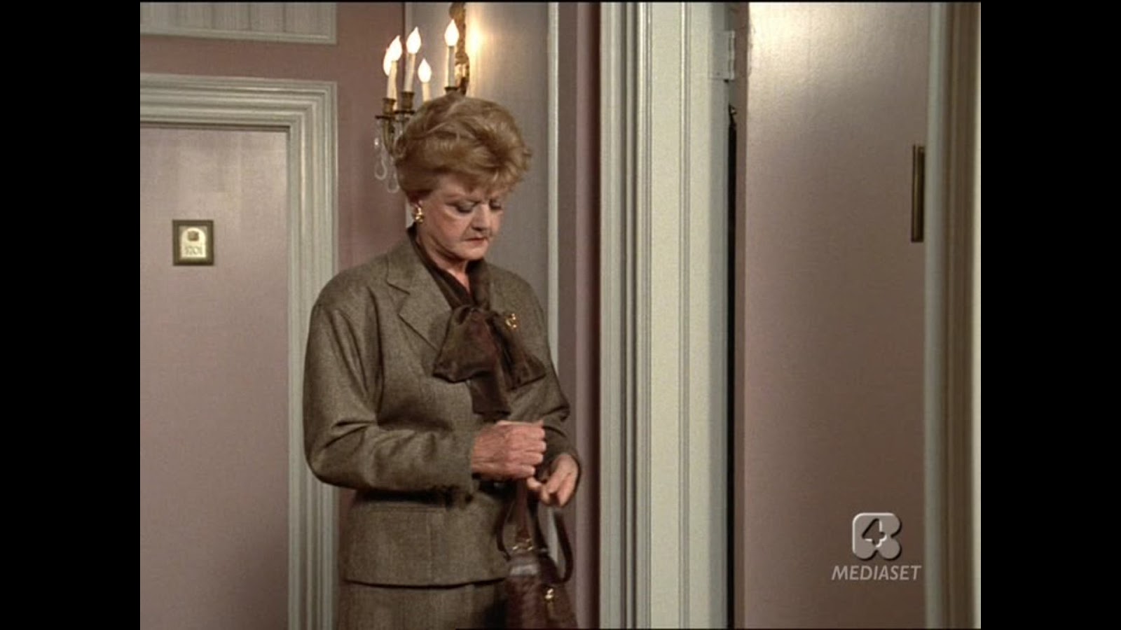 Что такое она написала. Бабушка детектив. Что такое она написала. Murder she wrote. Что такое она написала.