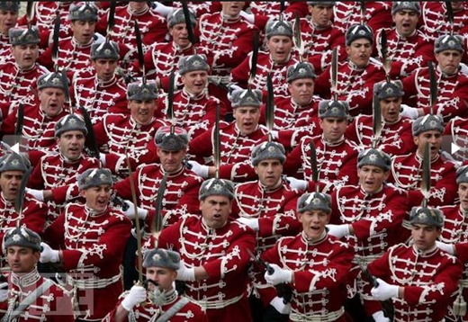 [crazy_military_parades_04%255B5%255D.jpg]