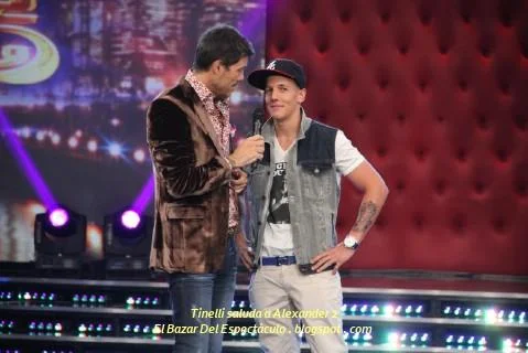 Tinelli saluda a Alexander 2.jpg