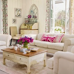 Vintage decorating ideas for a living room | Lavender & Twill