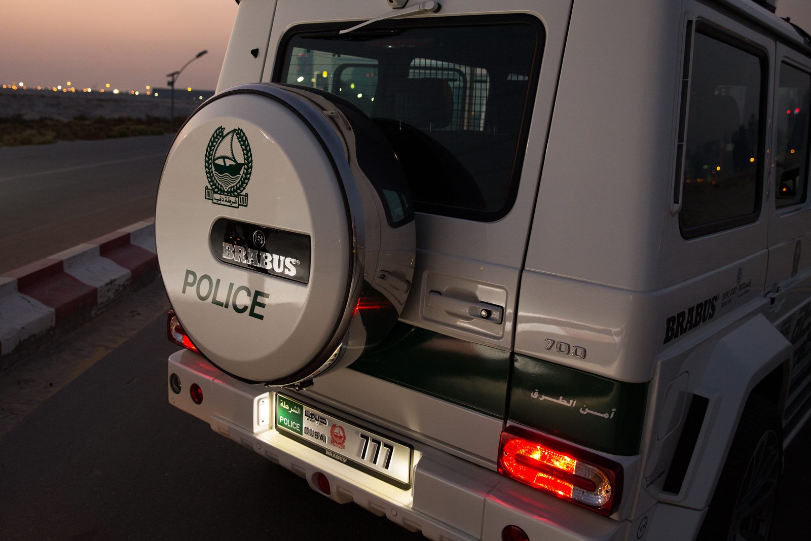 [Brabus-B63S-700-Widestar-Dubai-Police-Car-16%255B5%255D.jpg]