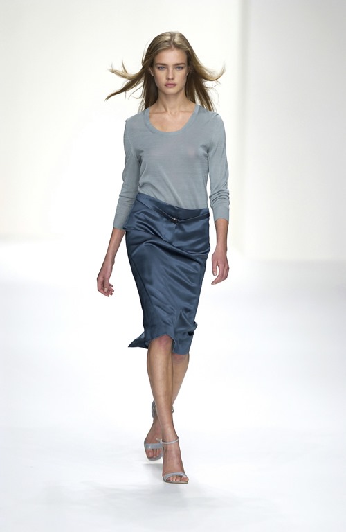 [Calvin%252BKlein%252BSpring%252B2003%252Bnatalia%252Bvodianova%255B4%255D.jpg]