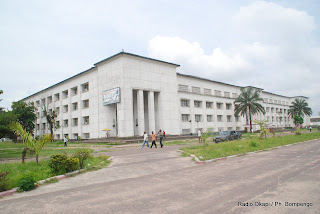 Une vue du bâtiment de la fonction publique à Kinshasa, ce 07/12/2011. Radio Okpi / Ph. Bompengo