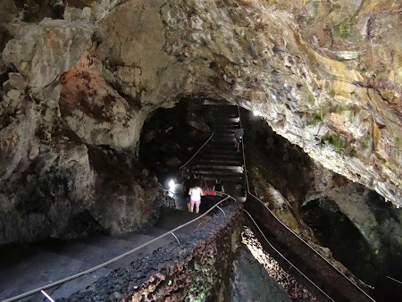 34. Intrare in vulcan.JPG