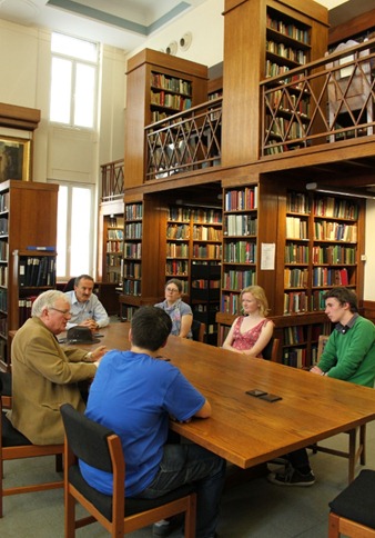 QYPers and John Punshon at Friends Library in London